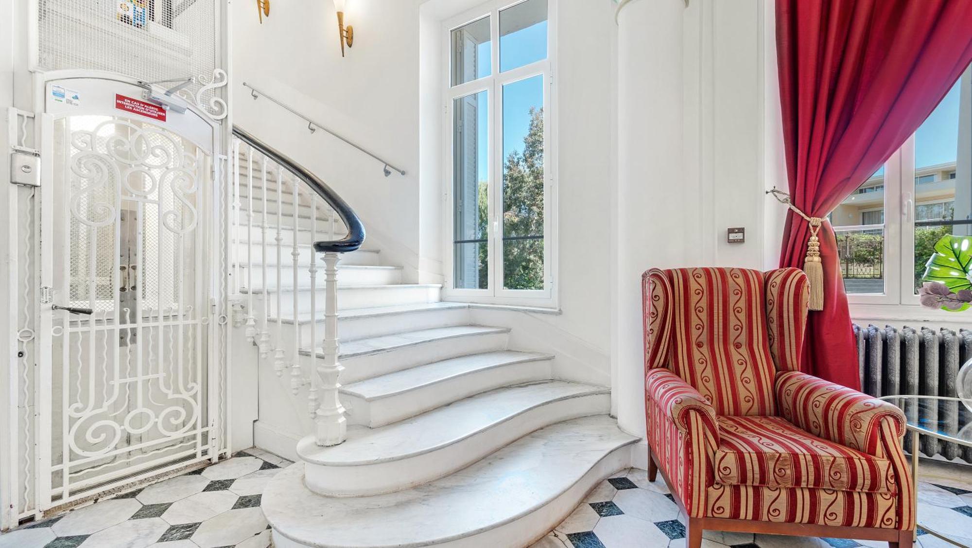 Hotel Les Tourelles Sainte-Maxime Zewnętrze zdjęcie
